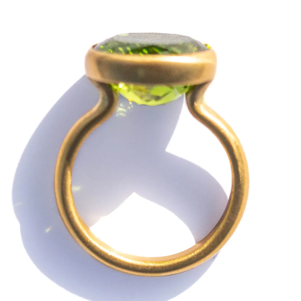 bague_princesse_pridot_3.webp Bague Princesse Péridot
