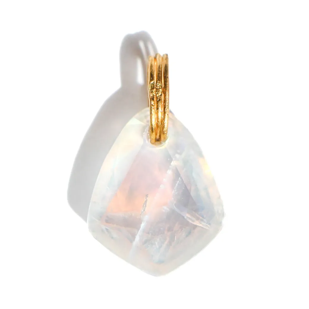 pendentif_gem_pierre_de_l_0-1.webp Pendentif Gem Pierre de Lune